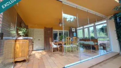 Casa en Venta Bembibre con Piscina y Placas Solares