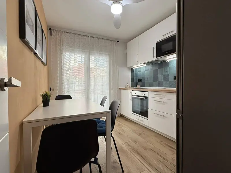 Apartamento en venta en Valencia Ciudad Fallera 70m² 4 habitaciones