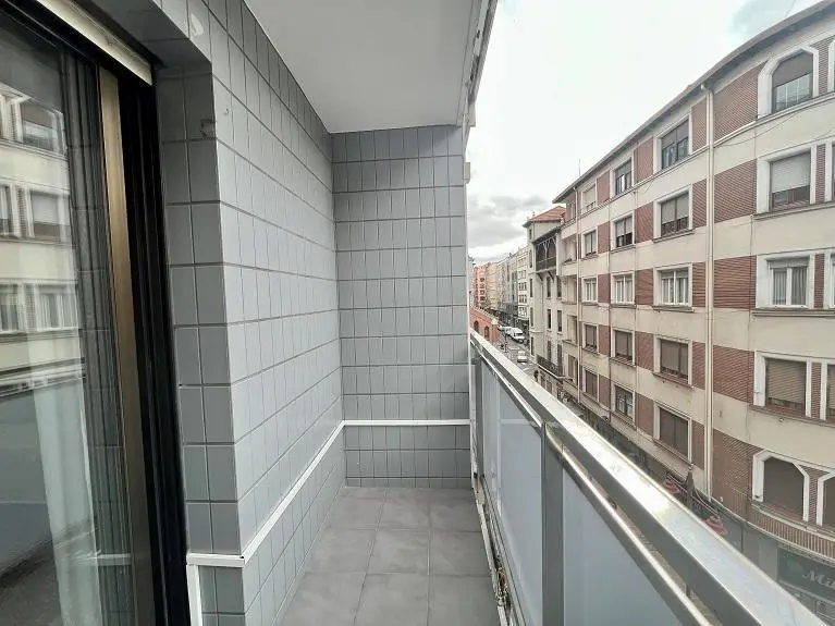 Piso en venta Barakaldo centro, 2 dormitorios, balcón y ascensor
