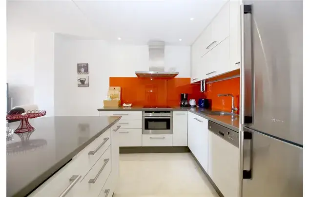 Apartamento 2 Dormitorios Estepona Marina Vistas al Mar