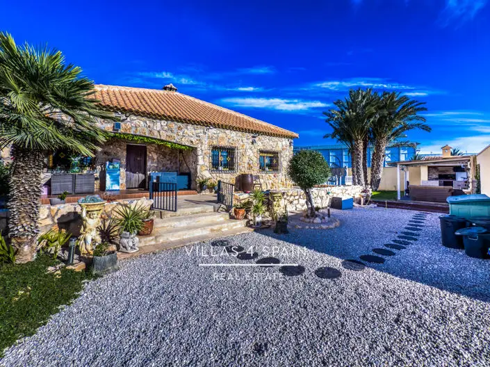 Villa 4 Dormitorios Fortuna Moderna Piscina Jacuzzi