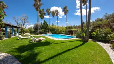 Finca de Lujo en Alhaurin el Grande con Piscina y 8 Dormitorios