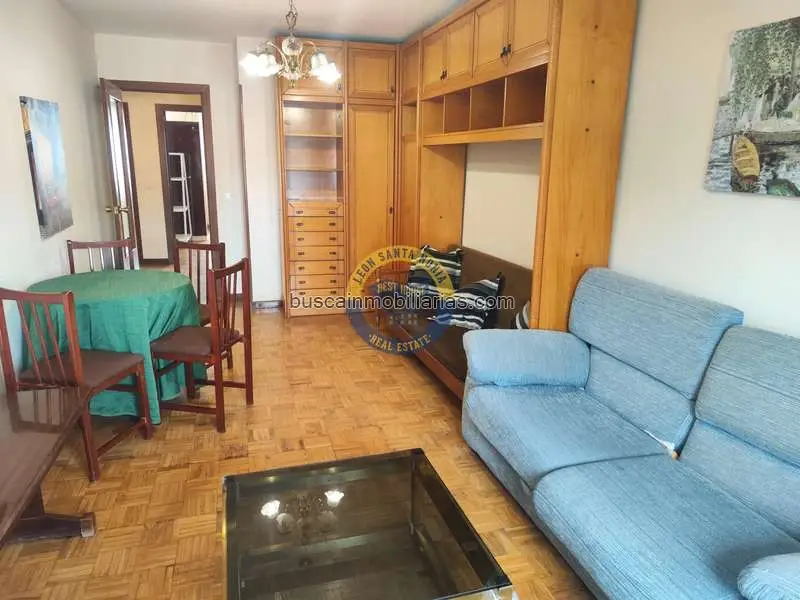 Piso en Venta en León 3 Habitaciones 82m² Garaje Trastero