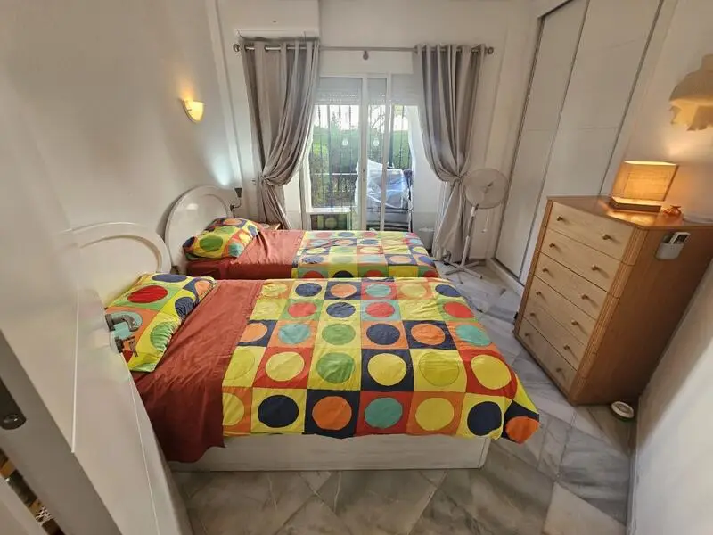Apartamento en Planta Baja con Jardin Privado en Calahonda