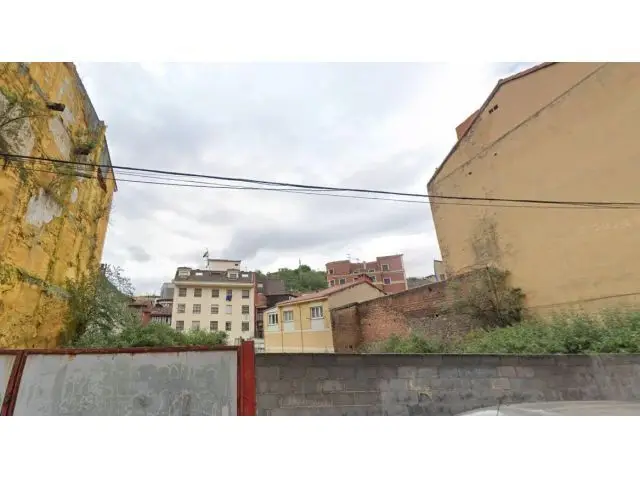 Terreno Urbano en Sama para Edificio Bajo 4 Plantas