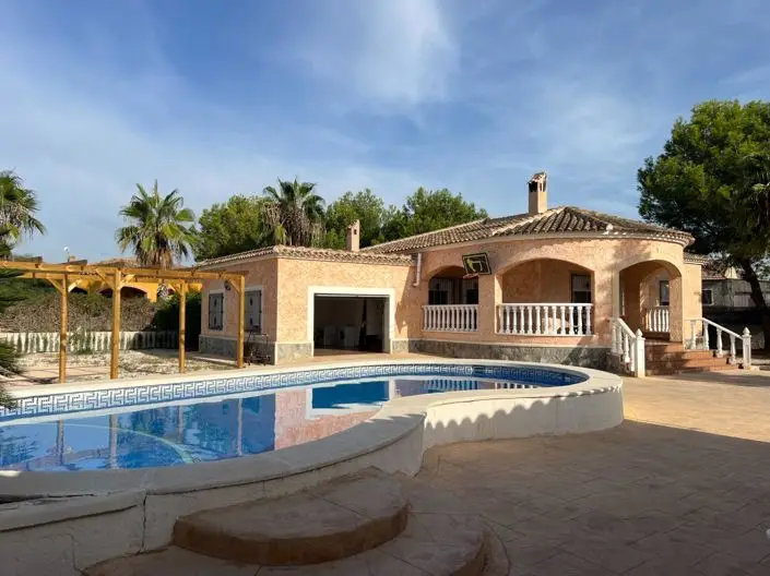 Villa 3 Dormitorios Dolores Alicante