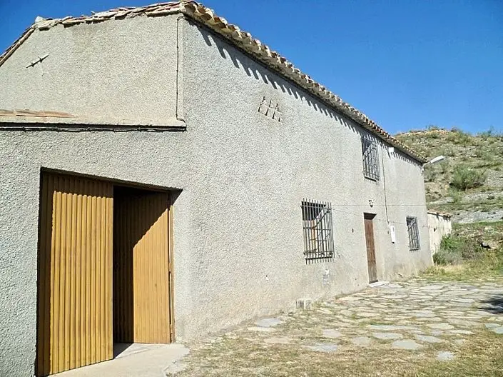 Cortijo de 4 Dormitorios en Venta