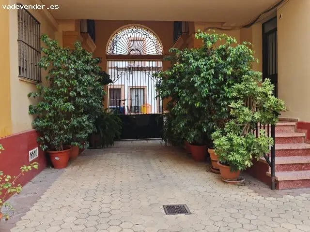 Amplia vivienda en Sevilla centro con garaje y trastero
