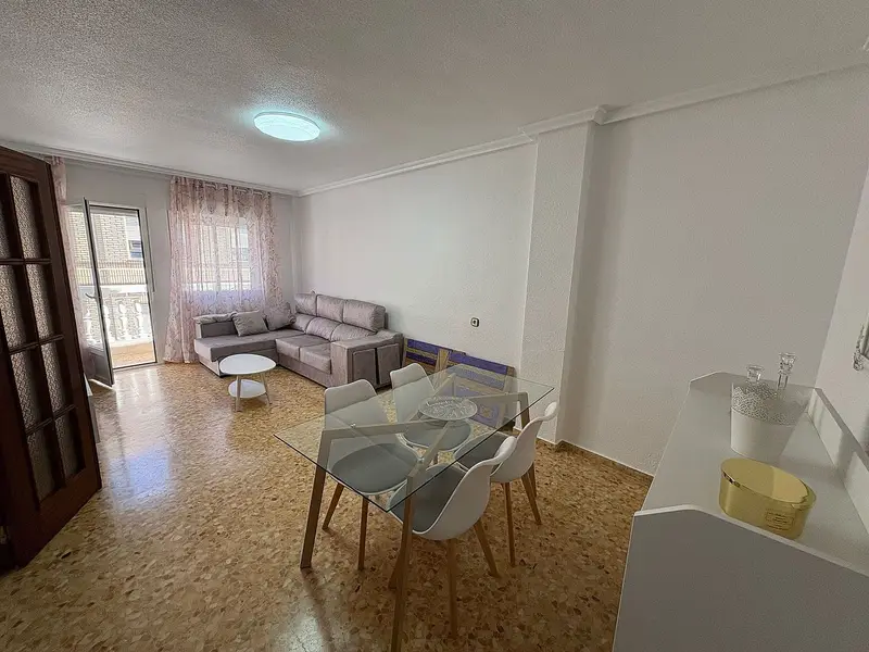 Apartamento Reformado 4 Dormitorios Petrer Centro
