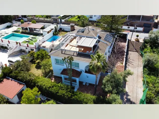 Chalet en venta 15 habitaciones 8 dormitorios Malaga