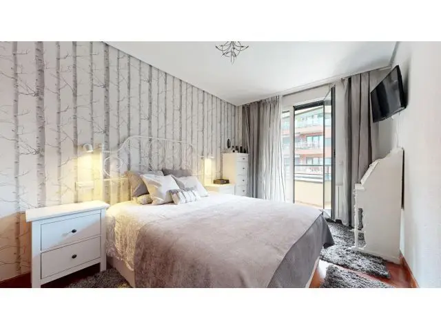 Apartamento en Castro Urdiales con Terraza Garaje y Piscina