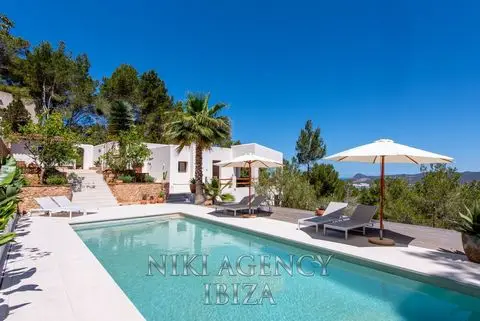 Villa de Lujo en San Agustín Ibiza 4 Dormitorios Piscina Privada Vistas al Mar