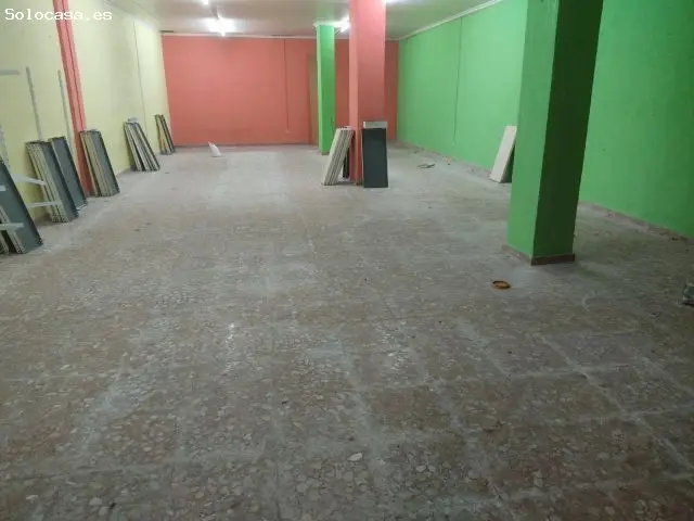 Local Comercial con Amplio Almacen en Almansa Centro