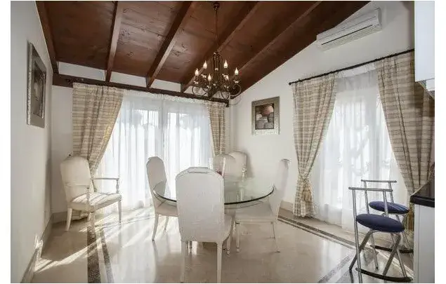 Villa de Lujo en Marbella 4 Dormitorios Piscina Privada