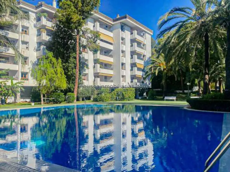 Apartamento en Palma de Mallorca: 2 dormitorios, terraza, piscina y aparcamiento