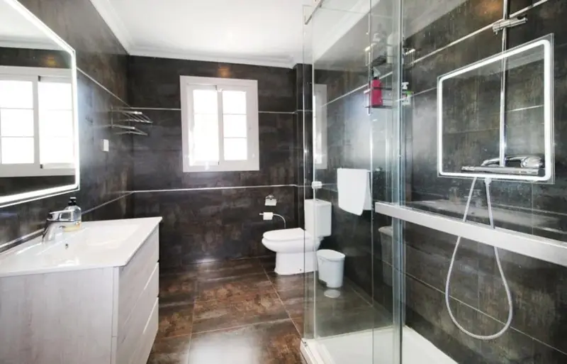 Chalet en Venta Nueva Andalucía 5 Dormitorios Piscina Privada