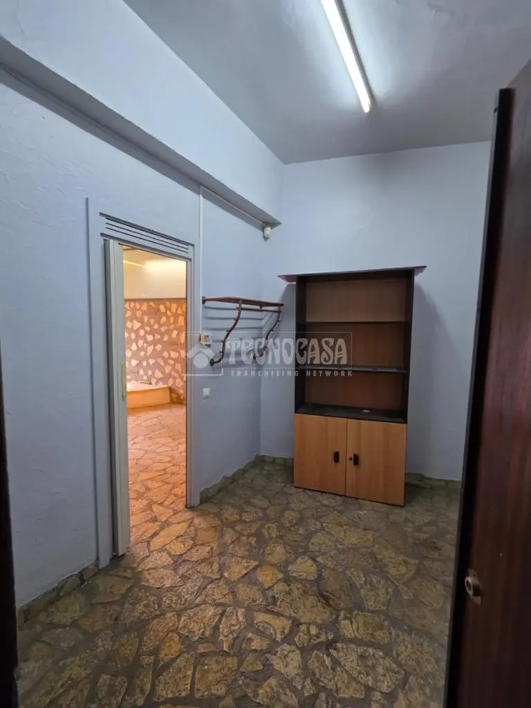 Local Comercial en Plaça d'Àngel Guimerà