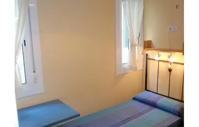 Apartamento 4 Dormitorios Barcelona Alquiler Estudiantes