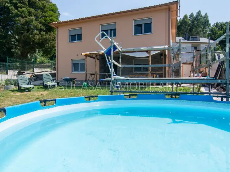 Casa con Piscina en Cesuras Ideal Familias
