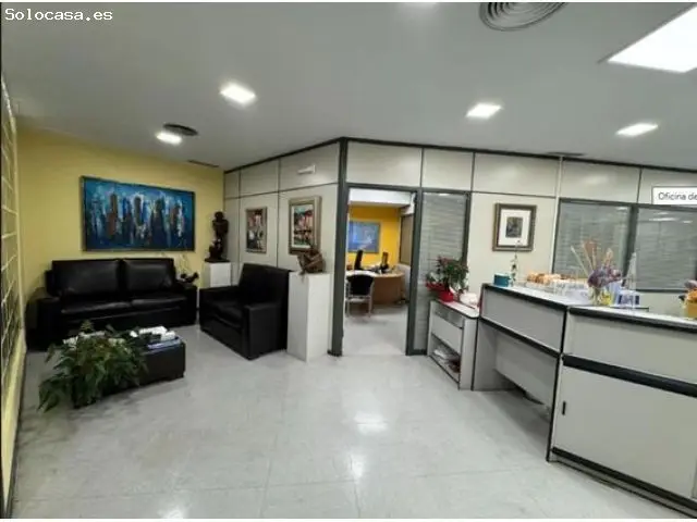 Se Vende O Alquila Oficina En Pleno Ensanche De 9 Despachos Y 6 Estaciones De Trabajo