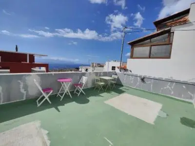 CASA DE PUEBLO DE CUATRO DORMITORIOS EN TIJOCO BAJO