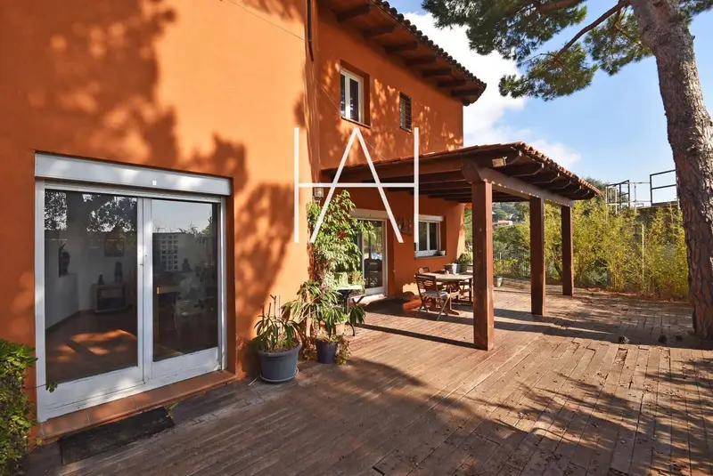 Chalet en Venta en Cabrils Barcelona 346m2 Jardin Piscina