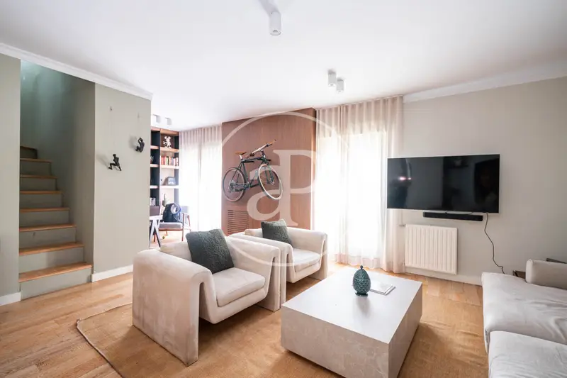 Atico Duplex en Venta en Tirso de Molina - 138m2 - Reformado