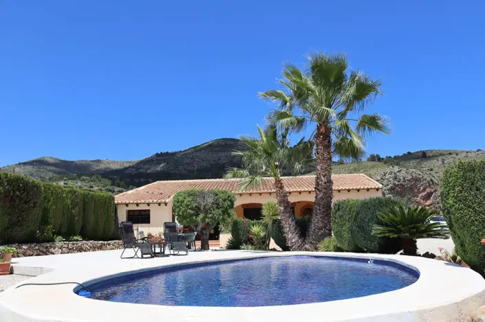 Finca de 3 Dormitorios en Venta Jalón