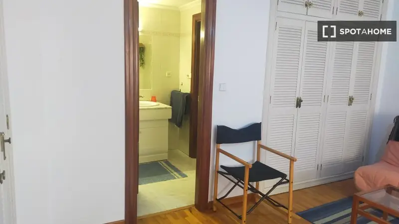 Se alquila habitación en piso de 3 habitaciones en Murcia