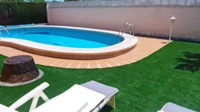 Chalet en Costa Sur con Piscina Privada Alquiler Anual