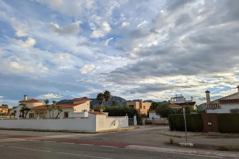 Parcela Urbana en Denia cerca de la Playa Les Deveses 1200m2