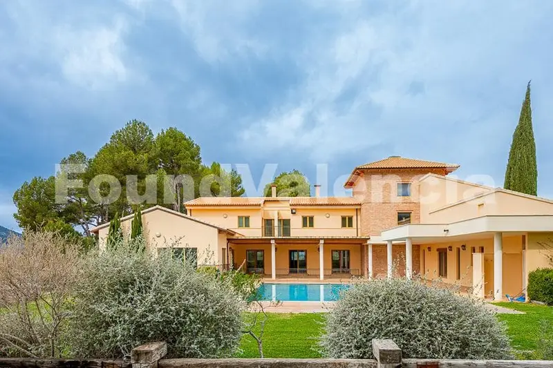 Masía Rustica Alcoy 325000m2 Dos Casas Piscina Pista Tenis