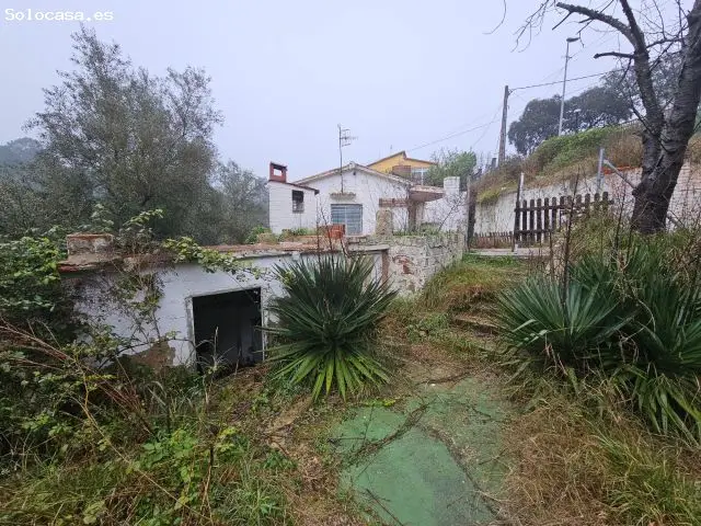 Casa para reformar con jardin y piscina en Riudarenes