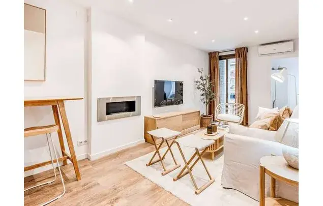 Apartamento Moderno con 4 Dormitorios en Barcelona