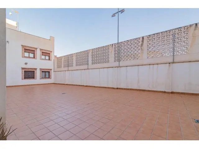 Piso en Venta en Centro de La Zubia