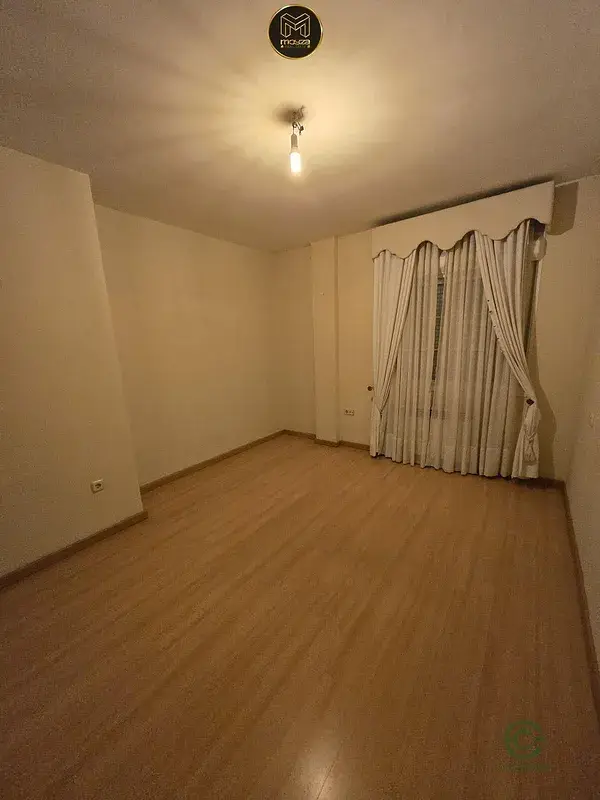 Casa con 5 dormitorios y garaje en Jaén