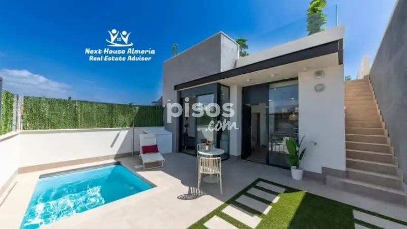 Villa en San Juan de los Terreros con Piscina Privada