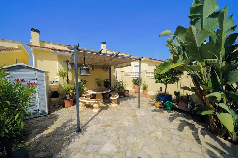 Chalet en Venta Denia 3 Dormitorios 2 Banos Piscina Comunitaria