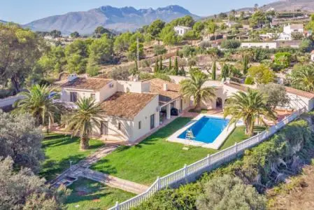 Finca de Lujo con 7 Dormitorios en Benissa