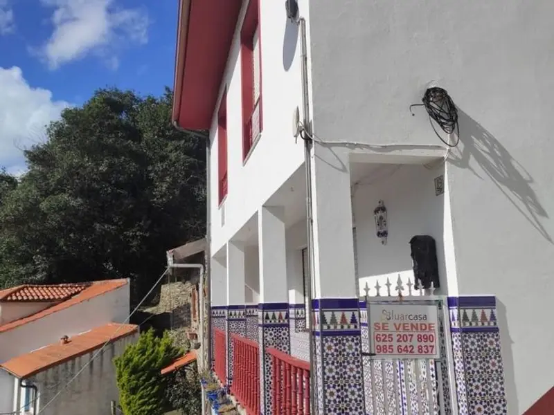 Chalet en Cudillero con Vistas al Puerto - Ideal para Vivir o Invertir