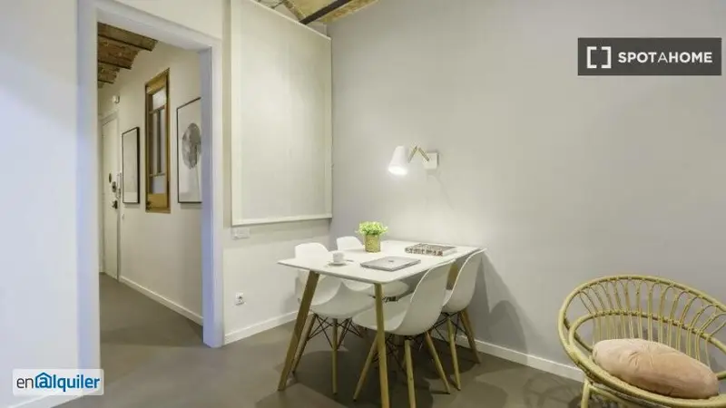 Apartamento 2 Dormitorios Alquiler Fort Pienc
