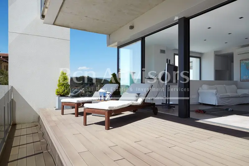 Casa de Lujo en Vallvidrera con Piscina y 3 Apartamentos