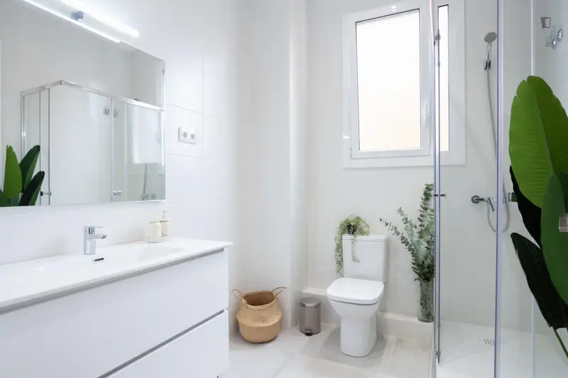 Habitacion con balcon en piso moderno en Sant Andreu