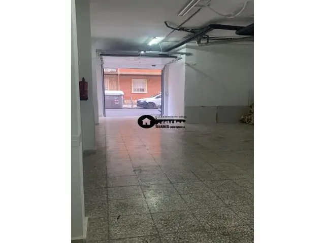 Local Comercial Reformado con Vado - Zona Franciscanos