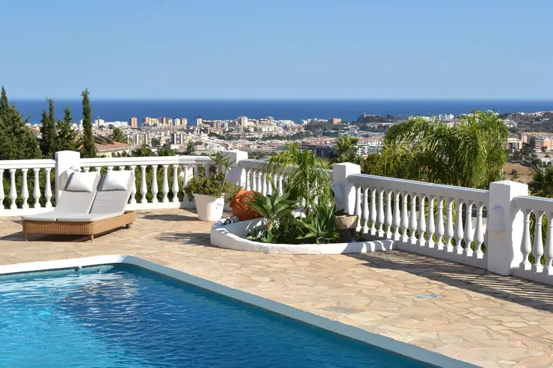 Casa Villa de Lujo en Sierrezuela 3 Dormitorios Vistas al Mar