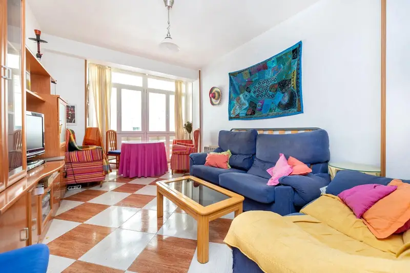 Piso en venta en Granada ciudad 3 dormitorios 1 bano amueblado