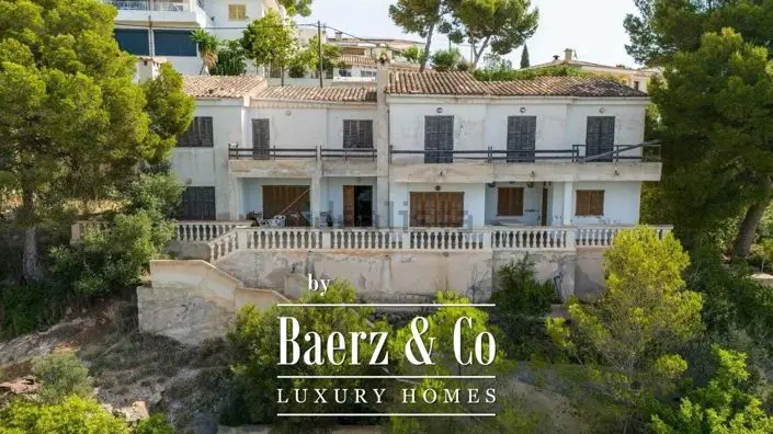 5 Bed Villa for sale