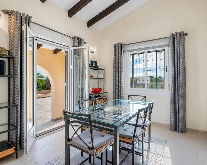 Villa de Campo con Piscina en Rafal Alicante
