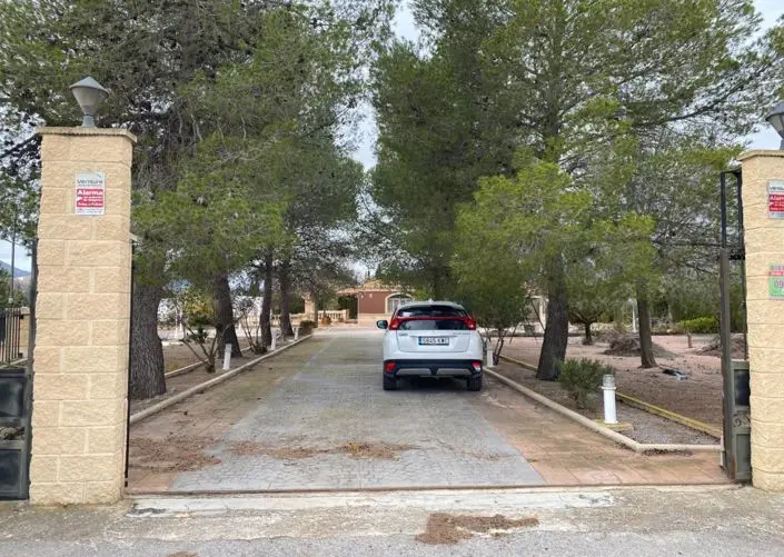 Villa 3 Dormitorios en Venta Yecla