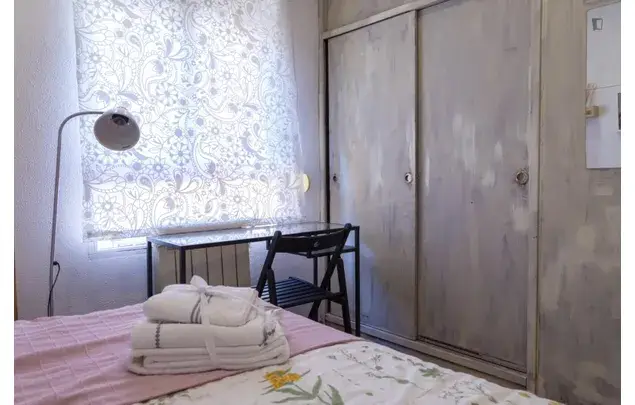 Rent 2 bedroom apartment in Madrid